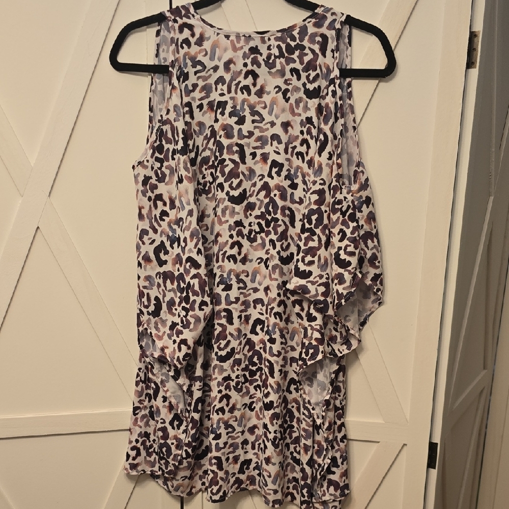 Cold Shoulder Tunic - Picture 6 of 6